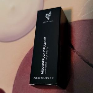 Moodstruck opulence matte lipstick